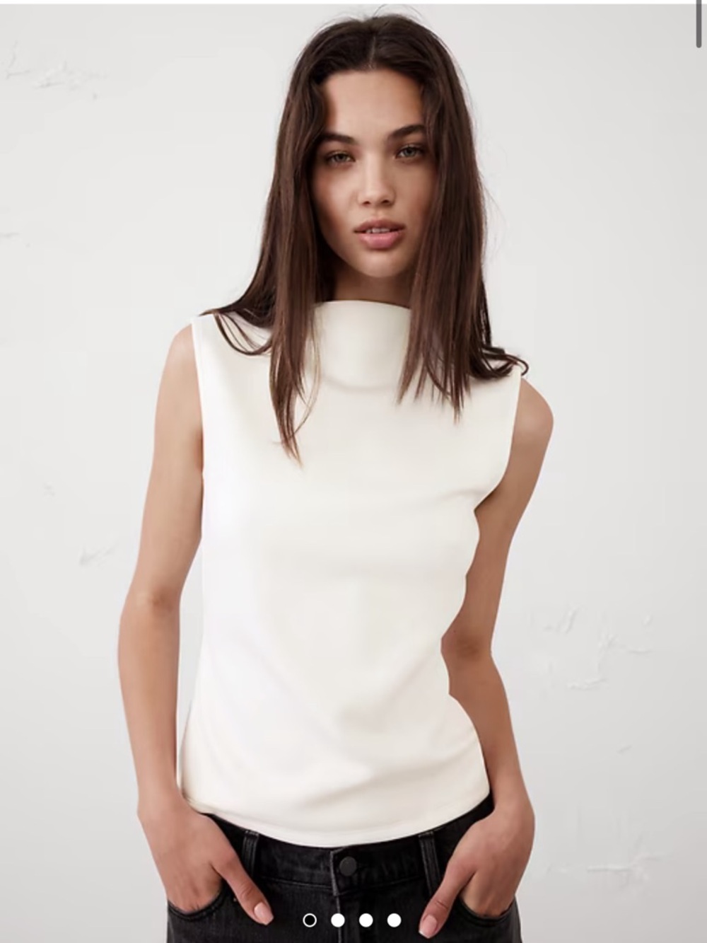 NWOT Soft Touch Tank in Snow Day